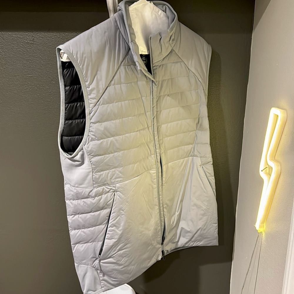 Lululemon Grey Puffer Vest (Brand New)